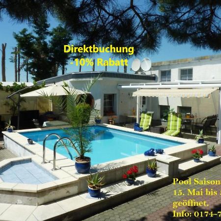 Pension Muench "Am Anger" Neuseusslitz Екстериор снимка